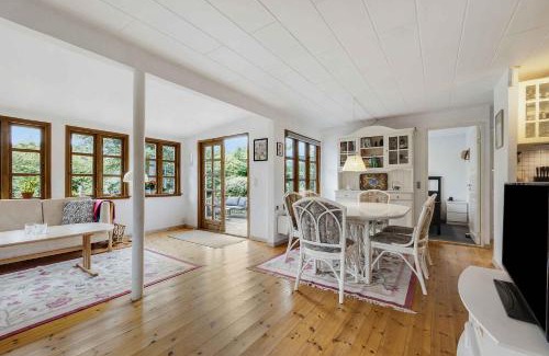 Sjllands Odde House | Charming Cottage 450 Meters From The Sea