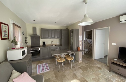 Sollies-Toucas Cottage | Charming cottage between sea and mountains