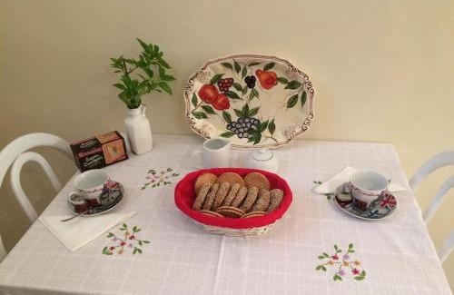 Spata-Artemida House | Charming Cottage 2 Mins Walk to Beach