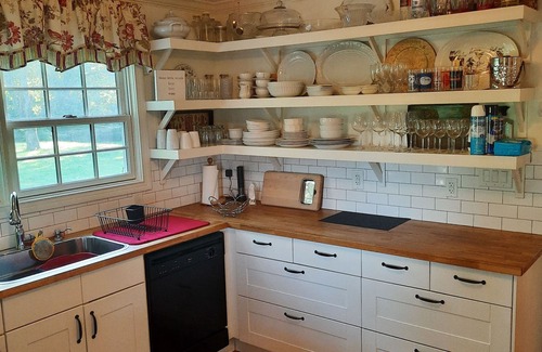 Lexington Cottage | Charming Cottage Home On A Farm In The Kentucky Horse Country! Relax!