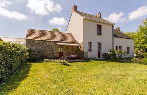 Crossac Cottage | Charming Cottage in Brière Park with Private Garden and Modern Amenities