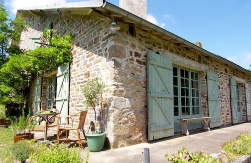 Ladignac le Long House | Charming Cottage in Ladignac le Long with Garden