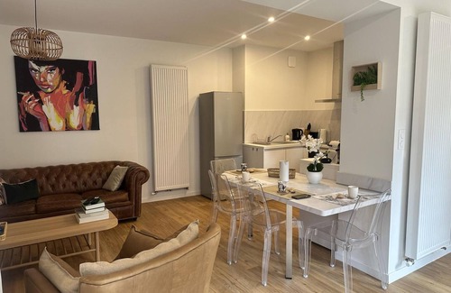 Moulins Cottage | Charming Cottage in Moulins Centre, Garden, Terrace, and Modern Amenities