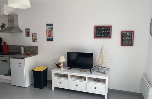Quend-Plage-les-Pins House | Charming Cottage in Quend-Plage: 2BR, Parking, Garden