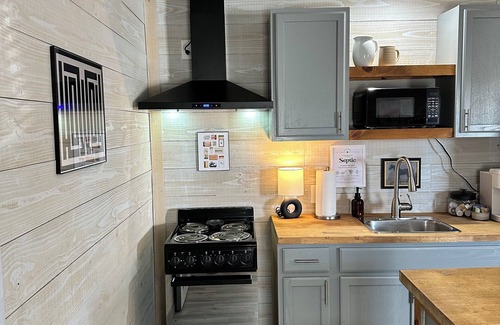 Springtown Cottage | Charming cottage in Springtown, TX with AC and WiFi. Enjoy your stay