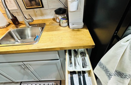 Springtown Cottage | Charming cottage in Springtown, TX with AC and WiFi. Enjoy your stay
