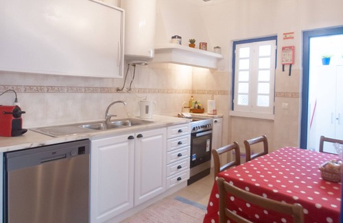 Obidos House | Charming cottage inside Óbidos castle