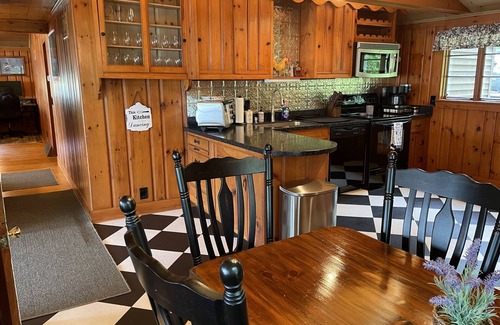Sanbornville House | Charming Cottage on Lovell Lake