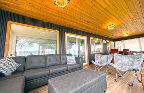 Orillia Villa | Charming Cottage on Lake Simcoe