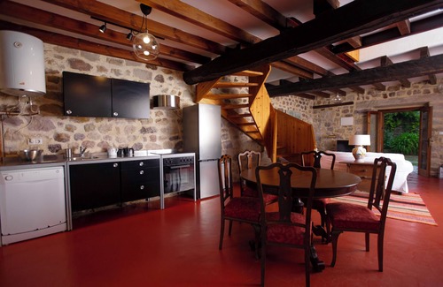 Treceno Cottage | Charming cottage on Palacio de Hualle estate, minutes to beaches, near Comillas