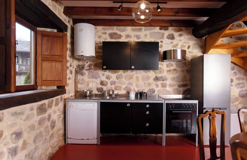Treceno Cottage | Charming cottage on Palacio de Hualle estate, minutes to beaches, near Comillas
