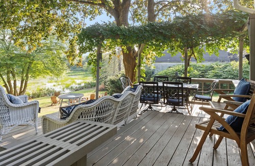 Charlestown Cottage | Charming Cottage on Freshwater Pond in Charlestown