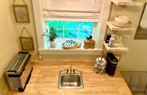 Lewistown Cottage | Charming Cottage Retreat in Lewistown – Sleeps 4