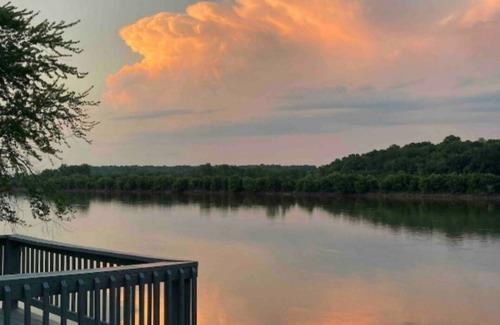 Tebbetts House | Charming Cottage on Osage River in Jefferson City