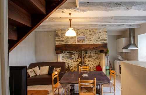 Saint-Mesmin Cottage | Charming Cottage with Fireplace, Near Outdoor Activities in Auvézère Valley