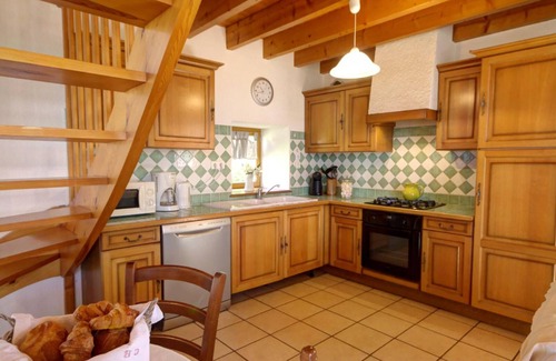 Les Salles Cottage | Charming cottage with fireplace, large garden and walks, pets allowed