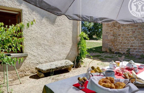 Les Salles Cottage | Charming Cottage with Fireplace, Garden, and Nature Walks Near Scenic Lakes