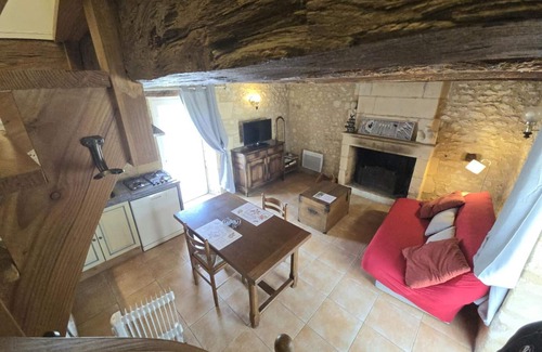 Naussannes Cottage | Charming Cottage with Pool & Private Lake near Scenic Dordogne