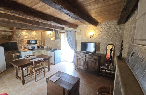 Naussannes Cottage | Charming Cottage with Pool & Private Lake near Scenic Dordogne