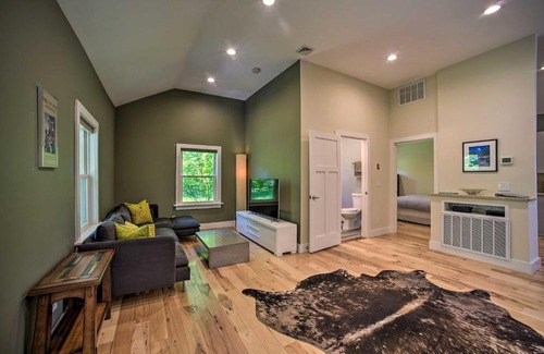 Wallkill House | Charming Cottage with Deck Mtn and Lake Views!