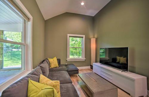 Wallkill House | Charming Cottage with Deck Mtn and Lake Views!