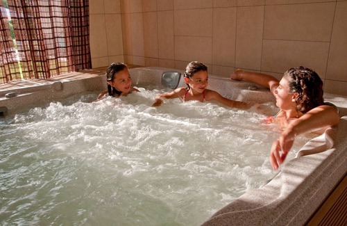 Saligny Cottage | Charming cottage with private indoor spa and pool near ocean and Puy du Fou
