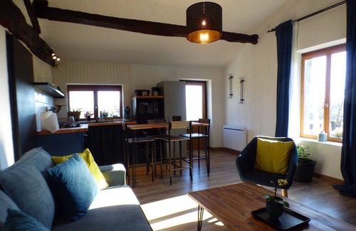 Bioussac Cottage | CHARMING COTTAGE WITH TERRACE OVERLOOKING THE COUNTRYSIDE