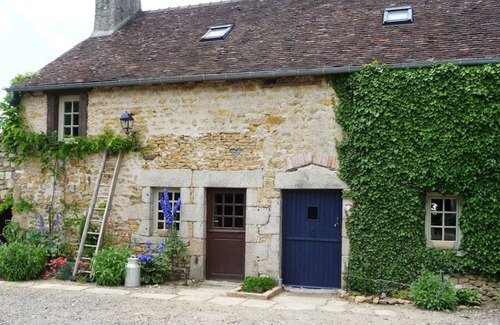 Forges Cottage | Charming Cottage with Garden, Stream, and Modern Amenities near Alençon
