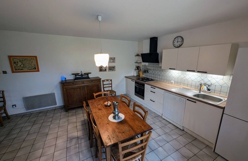 Esprels Cottage | Charming cottage with garden, near lake activities and hiking