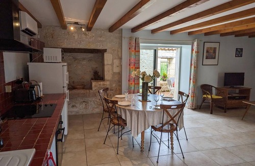 Bunzac Cottage | Charming Cottage with Garden, Patio, and Modern Amenities in Peaceful Bunzac