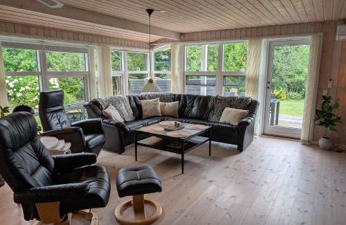 Logstor House | Charming Cottage With Large Fenced Garden
