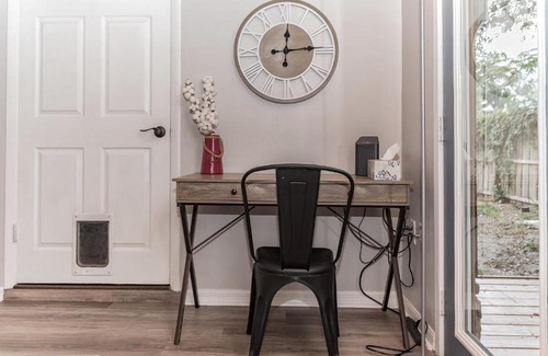 Fellowship House | Charming Cottage With Pool Table 15 Min From WEC
