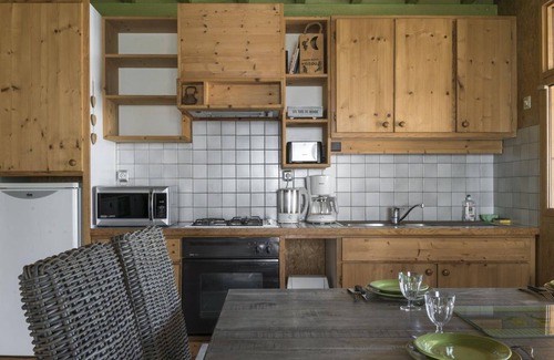 Jenzat Cottage | Charming Cottage with Private Terrace, Large Garden, and Nearby Fishing Spots