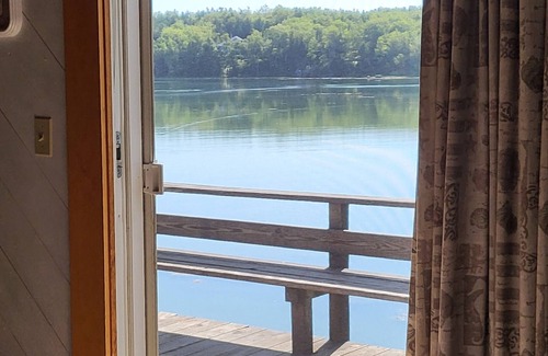 Spruce Head Cottage | Charming Cottage with Panoramic Ocean Views