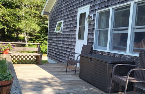 Spruce Head Cottage | Charming Cottage with Panoramic Ocean Views