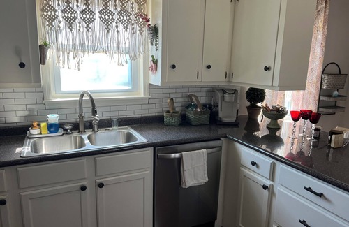 Bells House | Charming country getaway in W. TN sleeps 6. Family & Pet friendly near Blue Oval