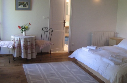 Semoussac House | Charming Country House with heated pool and large garden