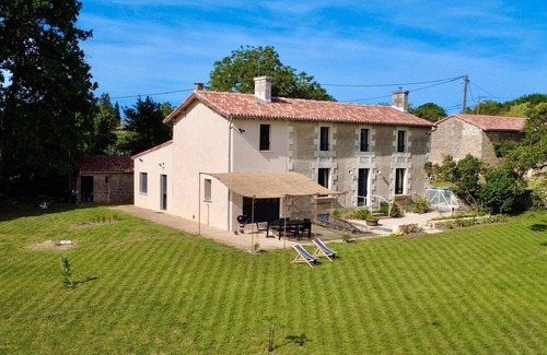 Latille House | Charming country house set in landscaped grounds of 5000 m2