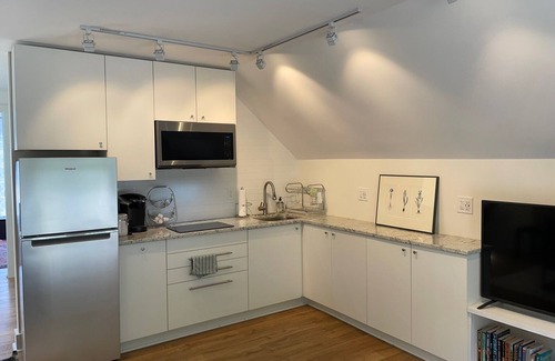 Roxbury Apartment | Charming Country Loft in Roxbury—Private & Serene! Escape to Litchfield Hills!