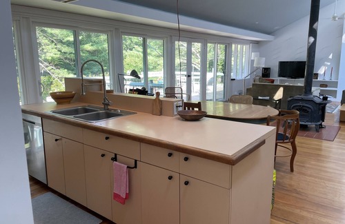 Clinton House | Charming country retreat. Minutes away from the beach. A perfect getaway!