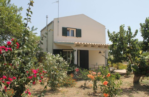 Marinella di Selinunte Villa | Charming Country Villa At Four Minutes Walk From A Fabulous Sand Beach