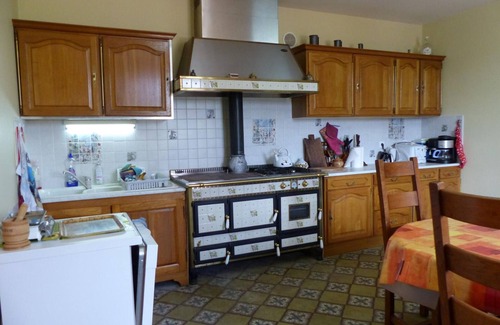 Arfeuilles Cottage | Charming Countryside Cottage with Fireplace, Close to Vichy, Ideal for Hikers and Nature Lovers