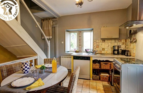 Montbrison Cottage | Charming Countryside Cottage with Lake Access, Fireplace & Modern Amenities