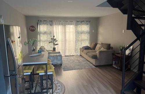 Arouca House | Charming, cozy 2-bedroom townhome in a gated community.
