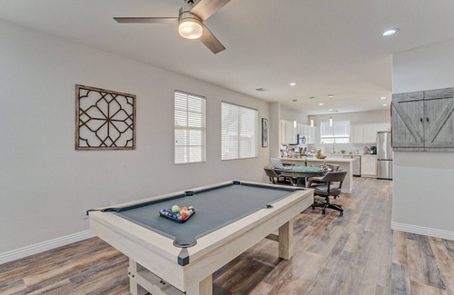 McCullough Hills House | Charming, Cozy & Elegant Zen Retreat with Hot Tub