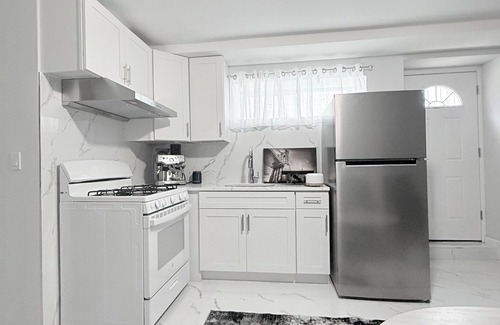 Port Ivory Apartment | Charming: Cozy Getaway Apartment