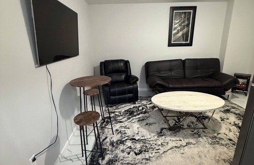 Port Ivory Apartment | Charming: Cozy Getaway Apartment