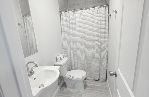 Port Ivory Apartment | Charming: Cozy Getaway Apartment