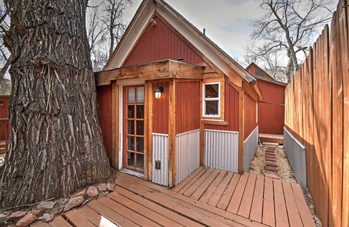 Manitou Springs Historic District Cabin | Charming Creekside Cabin Walk to Downtown Manitou – Ideal Retreat!nnnnnnnnnnnnnn