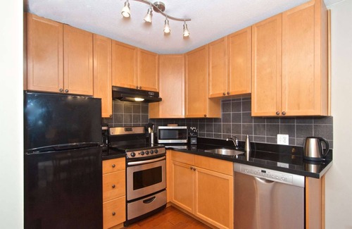 Whistler Creekside House | Charming Creekside Townhouse. Easy WALK to the Gondola. Professionally Managed + Cleaned